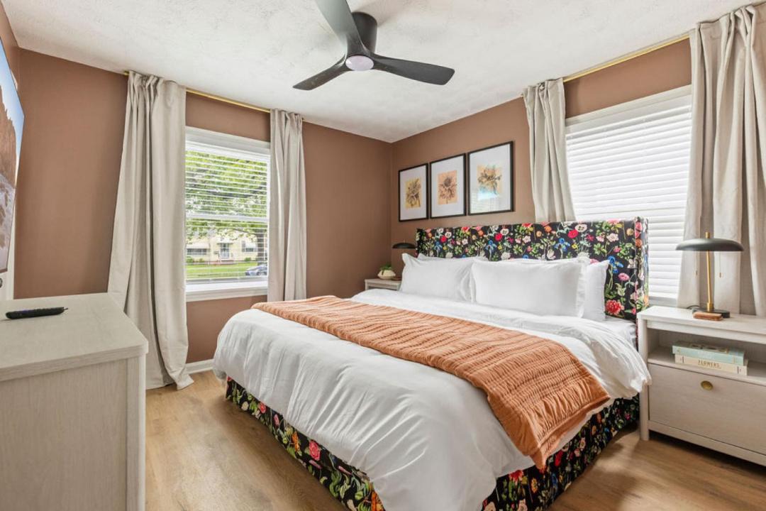 Photo of Bedroom in Euclid