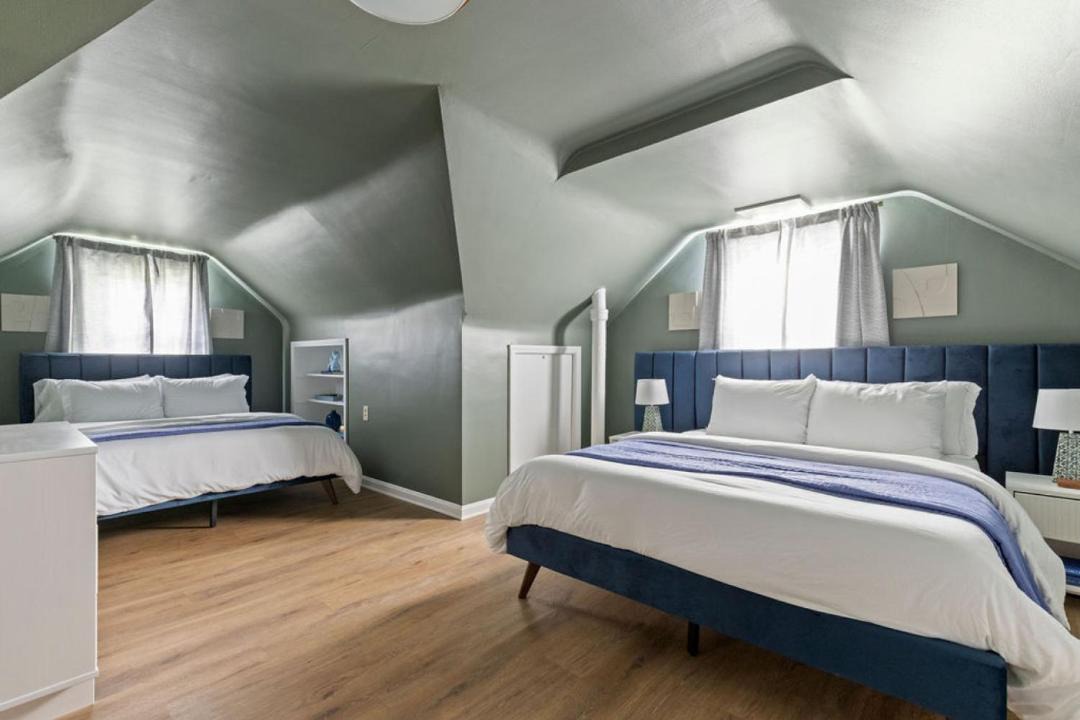 Photo of Bedroom in Euclid