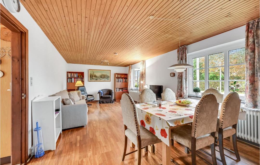 Photo of Others in Tim