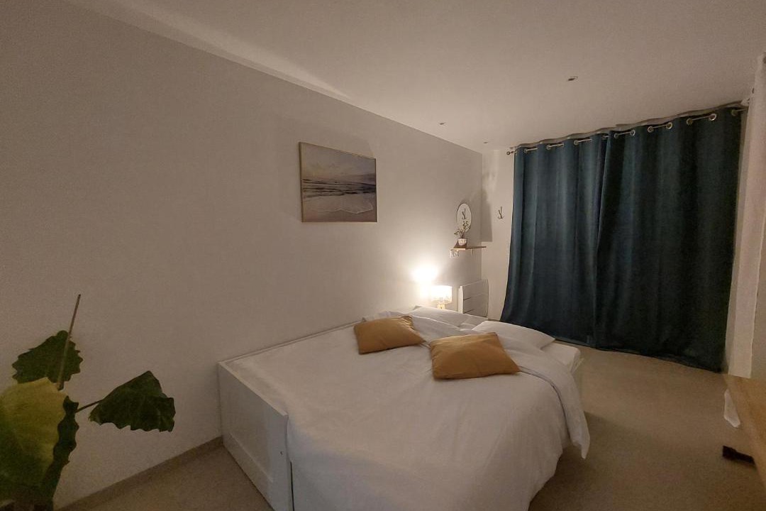 Photo of Bedroom in Le Minihic-sur-Rance