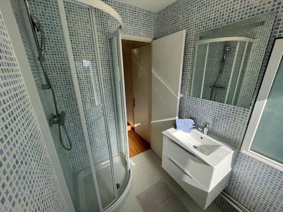 Photo of Bathroom in Luc-sur-Mer