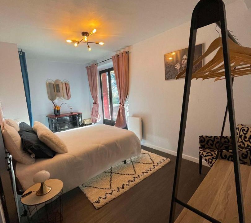 Photo of Bedroom in Espalion