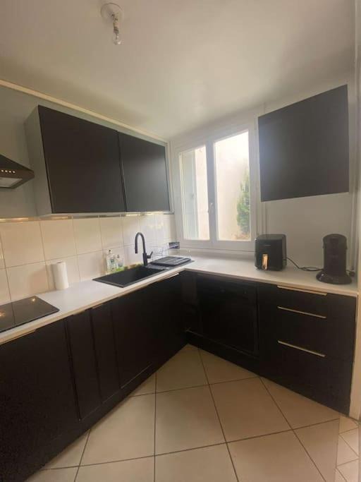 Photo of Kitchen in Royallieu Pompidou