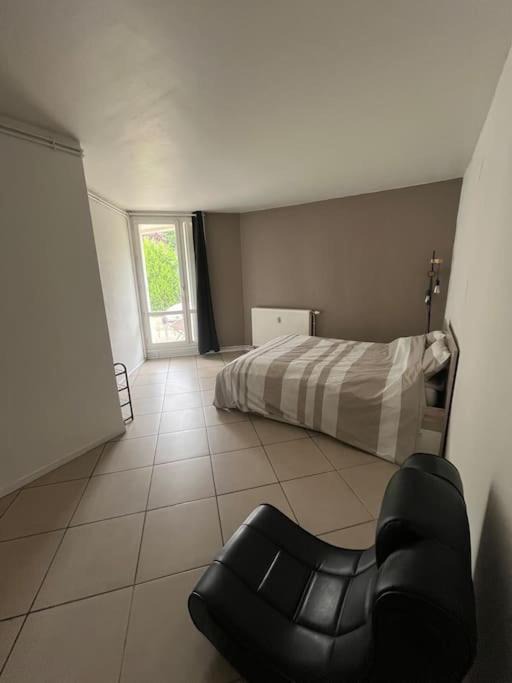 Photo of Bedroom in Royallieu Pompidou