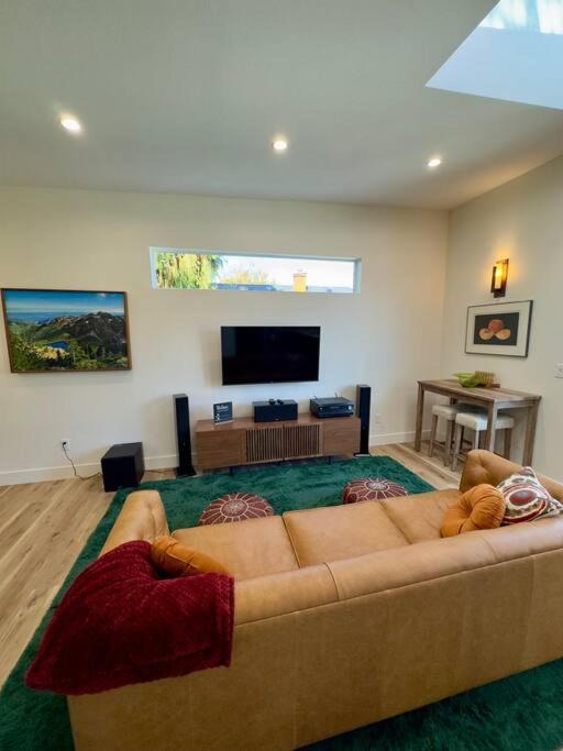 Photo of Livingroom in South Central