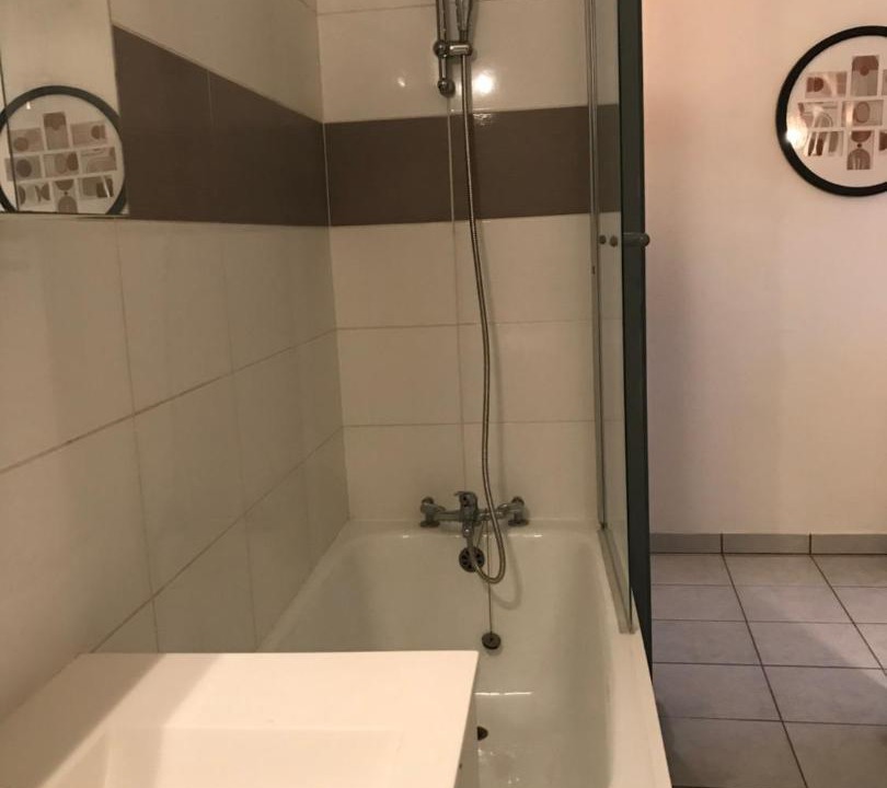 Photo of Bathroom in Alencon