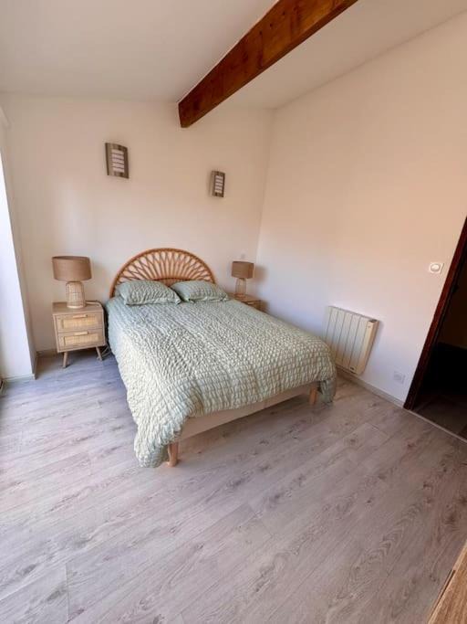 Photo of Bedroom in Roubia