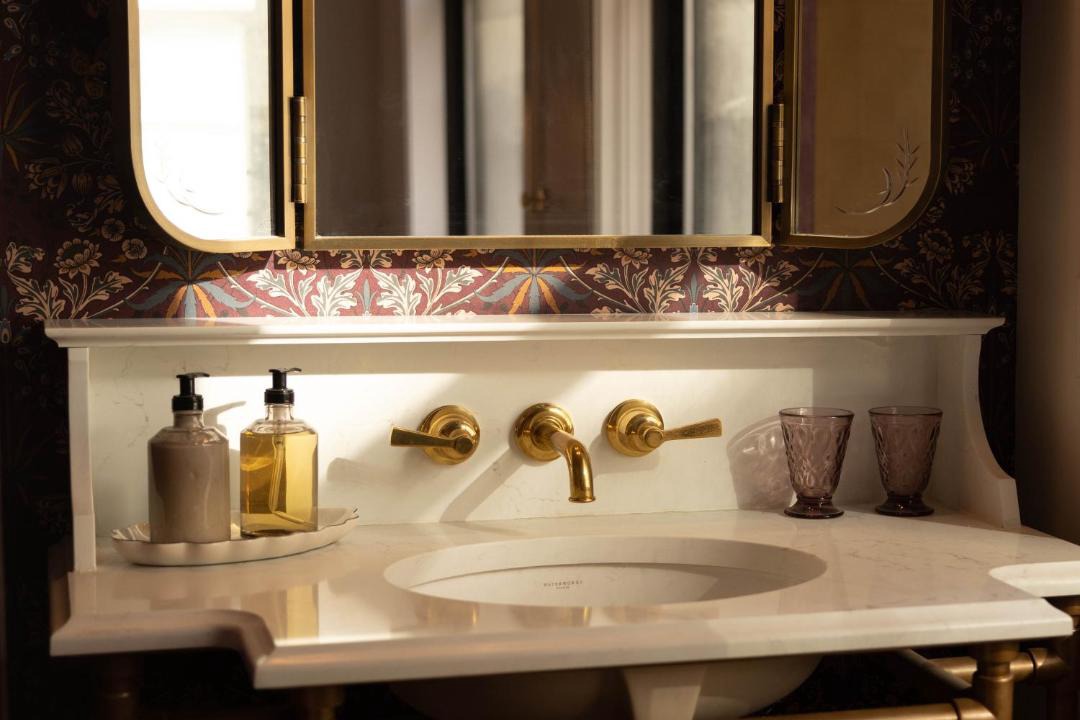 Photo of Bathroom in Gateway District