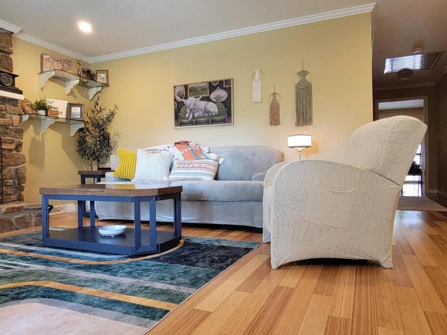 Photo of Livingroom in Cherokee Village