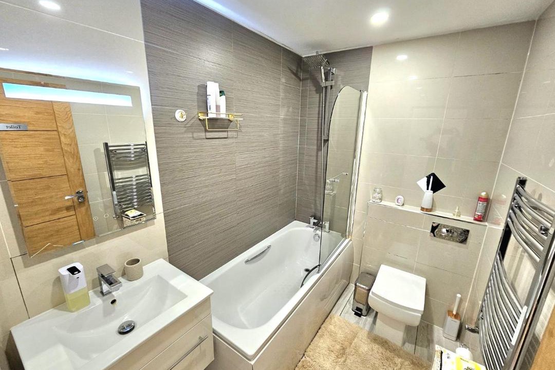 Photo of Bathroom in Lambeth