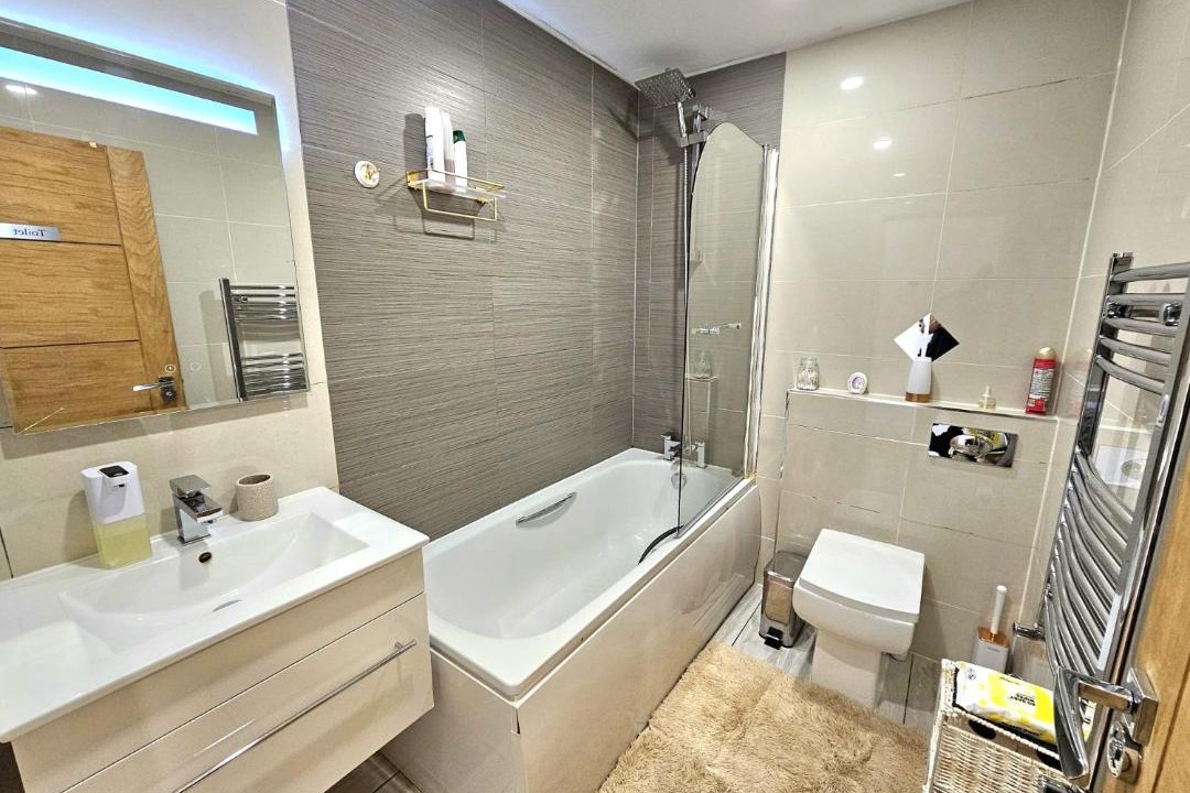 Photo of Bathroom in Lambeth