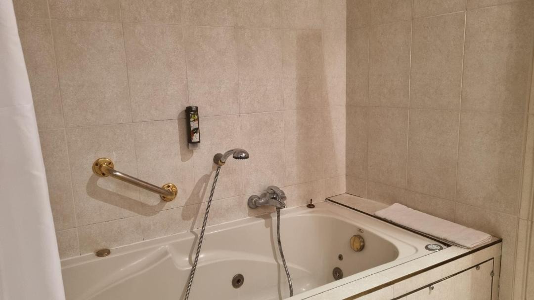 Photo of Bathroom in Corps