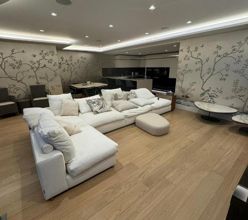 Photo of Livingroom in Prince's