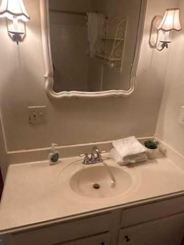 Photo of Bathroom in Gunter Afs