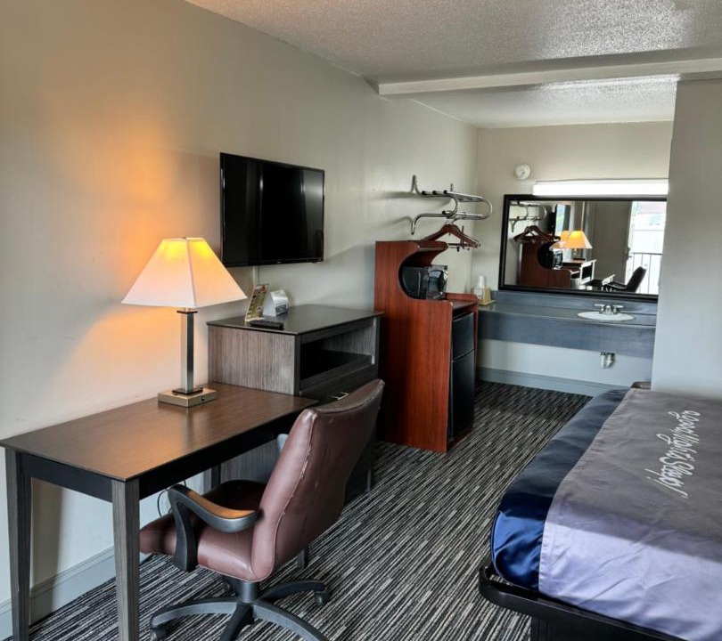 Photo of Bedroom in Locust Grove
