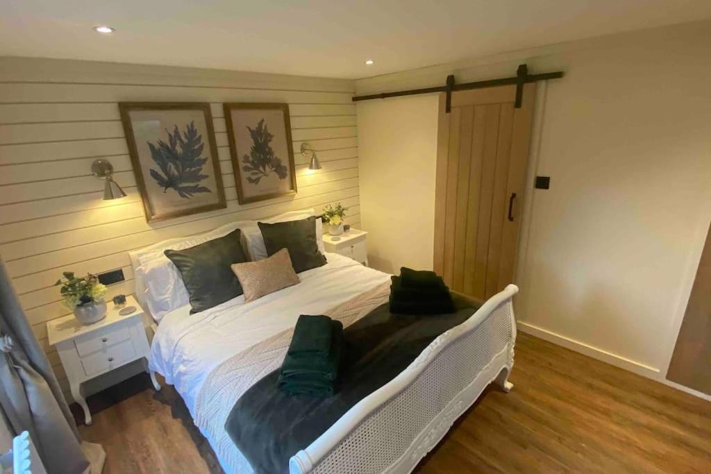 Photo of Bedroom in Trowle Common