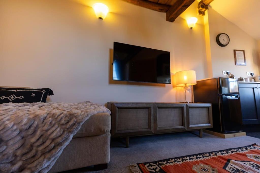 Photo of Others in Broughton Hackett