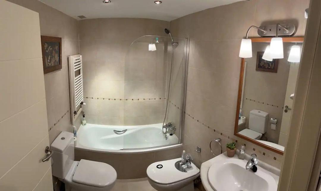 Photo of Bathroom in Latas