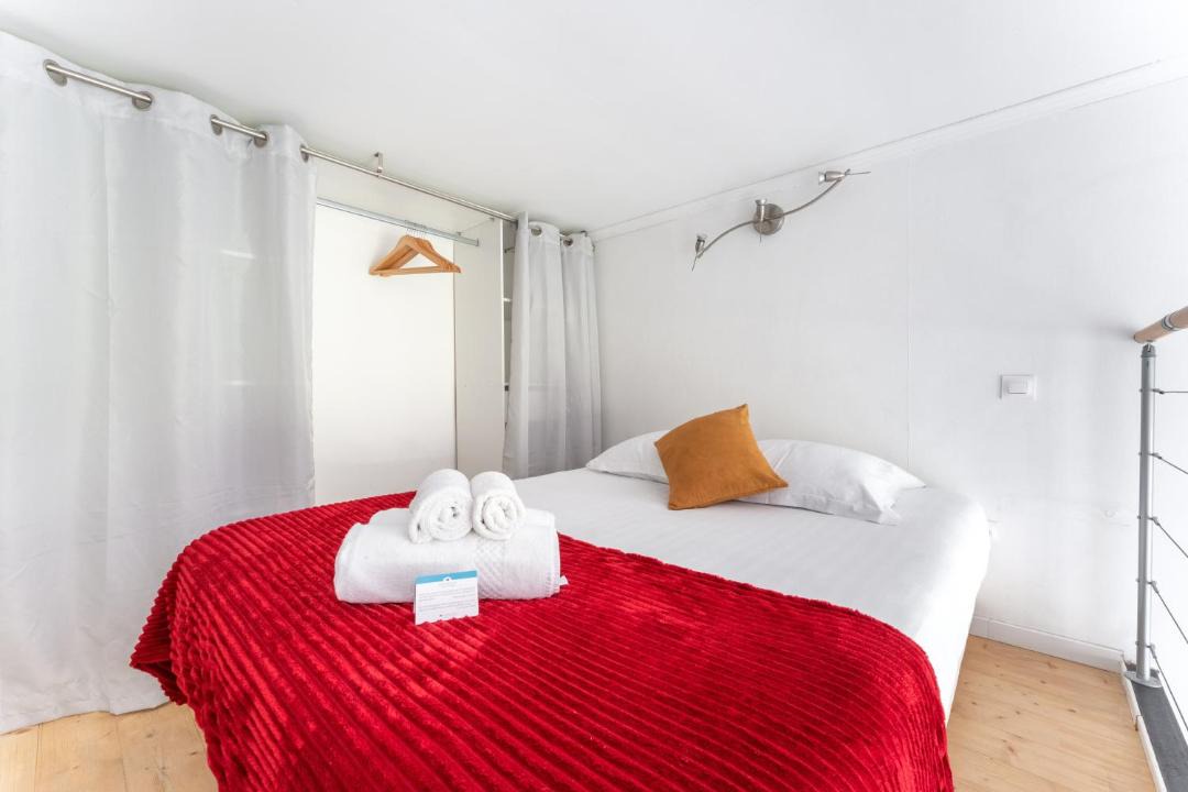 Photo of Bedroom in Boucle - Gros Caillou