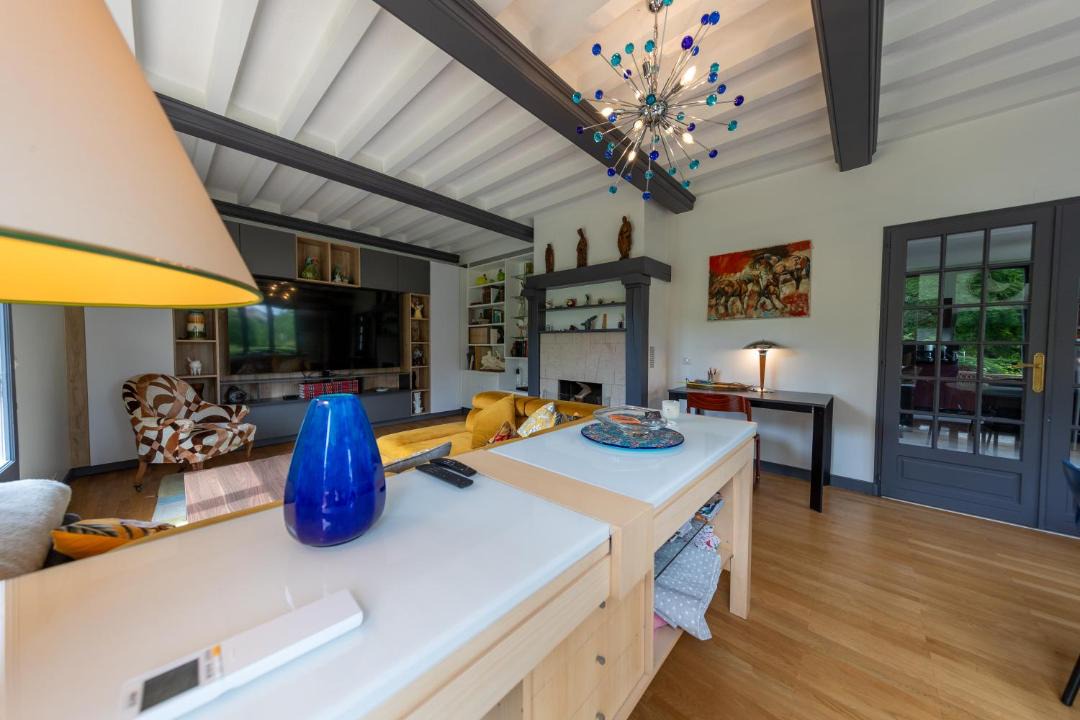 Photo of Others in Voiteur