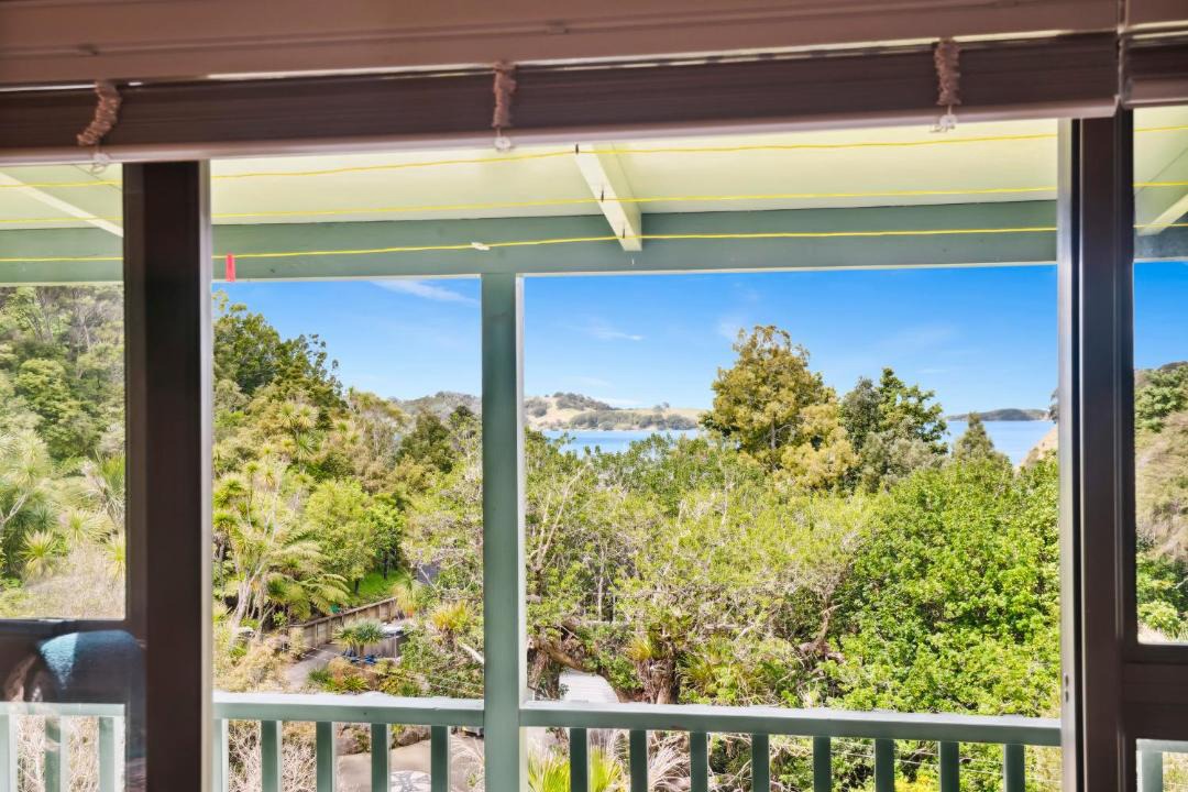 Photo of Patio Balcony in Mahurangi West