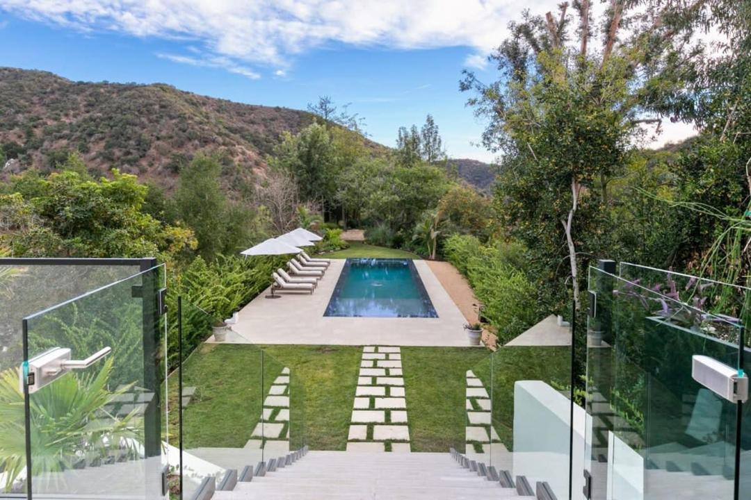 Photo of Others in Beverly Glen