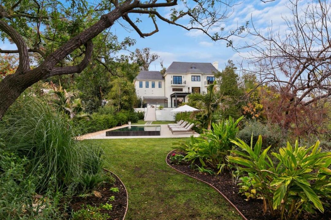 Photo of Others in Beverly Glen