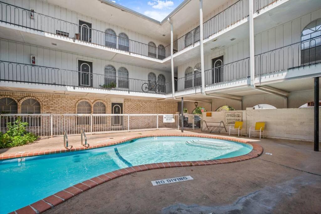 Photo of Patio Balcony in North University