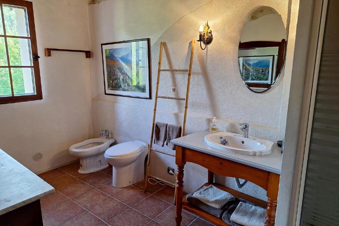 Photo of Bathroom in Saint-Pierre