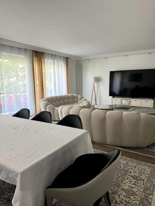 Photo of Livingroom in Chaillot