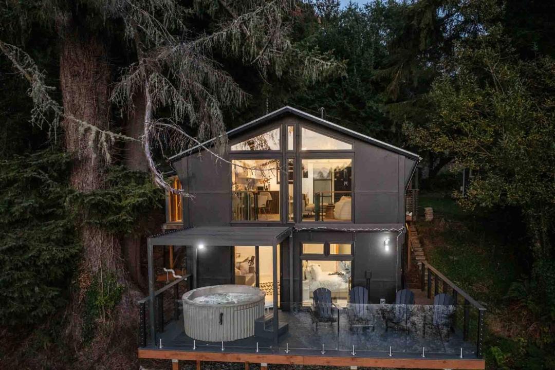 Photo of Others in Nehalem