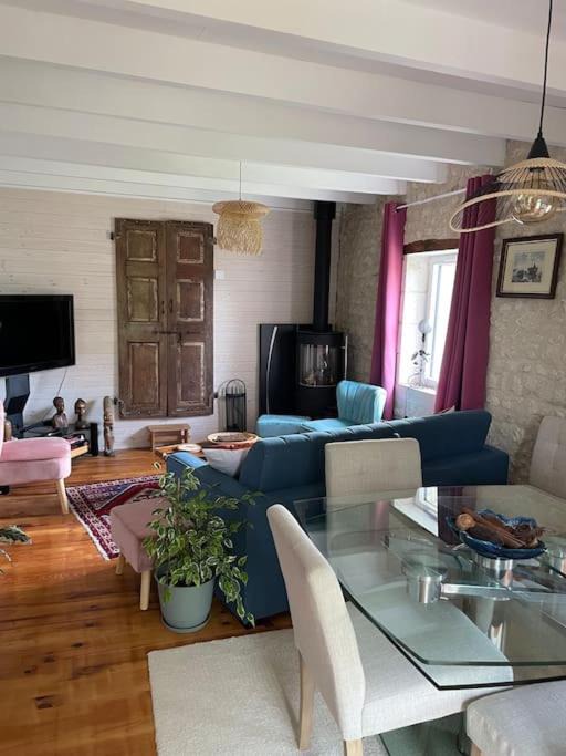 Photo of Livingroom in Lavalette Tude Dronne