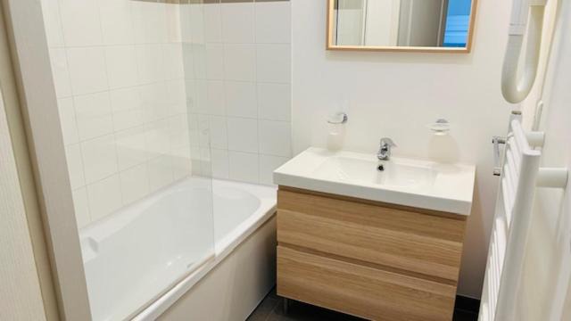 Photo of Bathroom in Parentis-en-Born