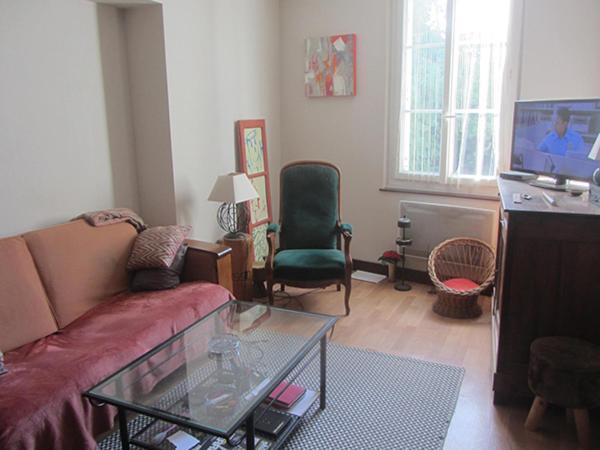 Photo of Livingroom in Distre