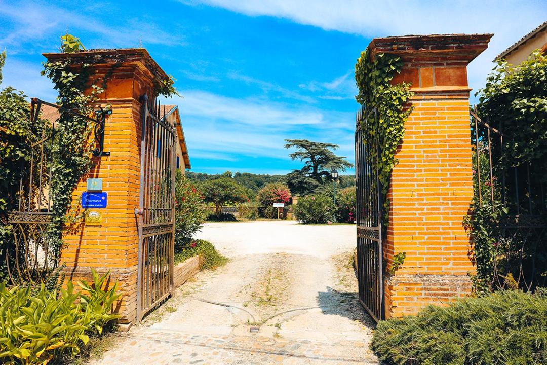 Photo of Others in Lafrancaise