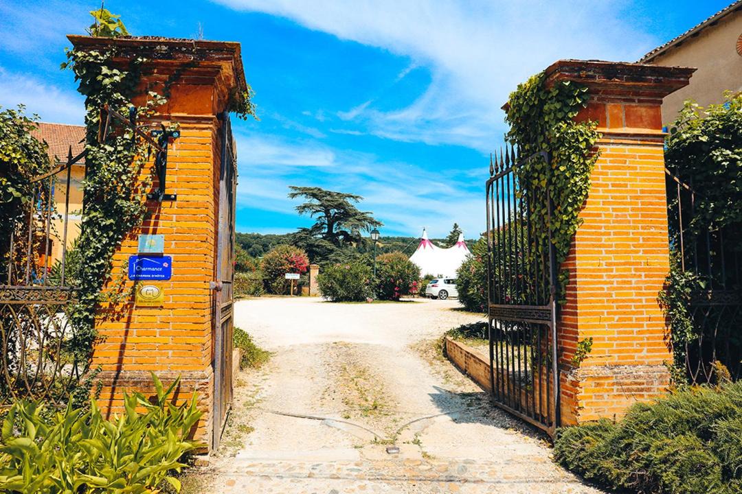 Photo of Others in Lafrancaise