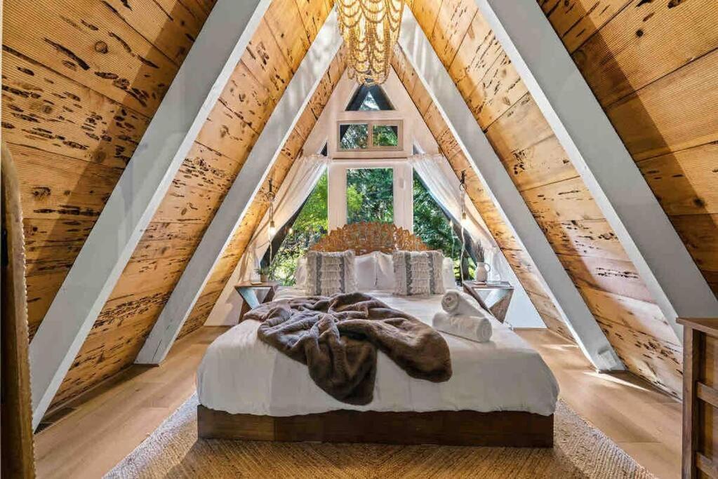 Photo of Bedroom in Timberland