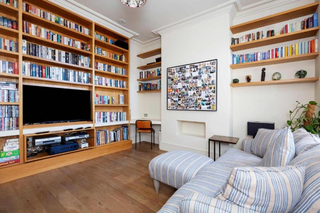 Photo of Livingroom in Bedford