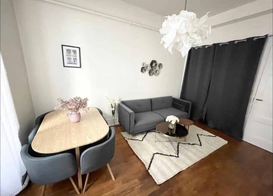 Photo of Livingroom in Stalingrad - Lamothe