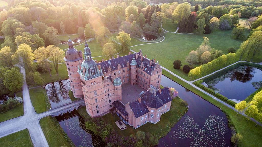 Photo of Others in Strby