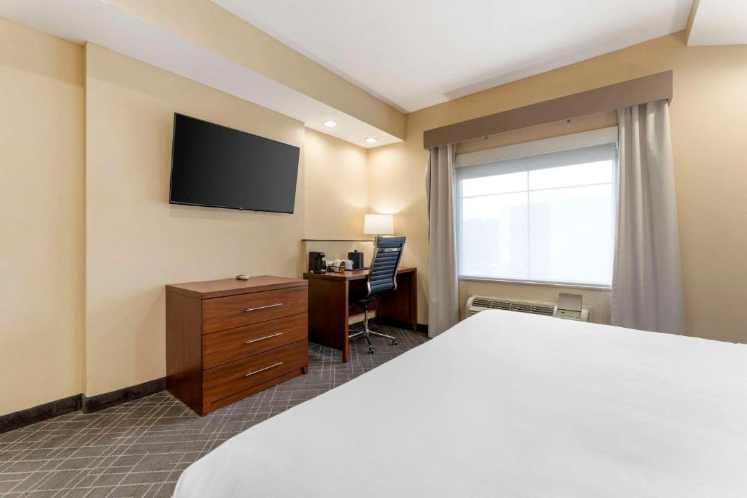 Photo of Bedroom in Monaca