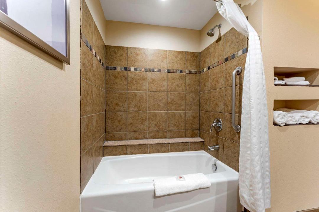 Photo of Bathroom in Monaca