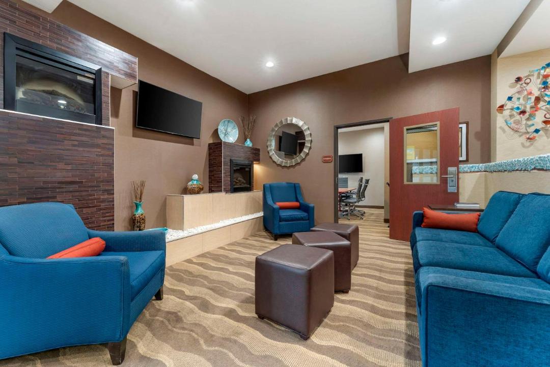 Photo of Livingroom in Monaca