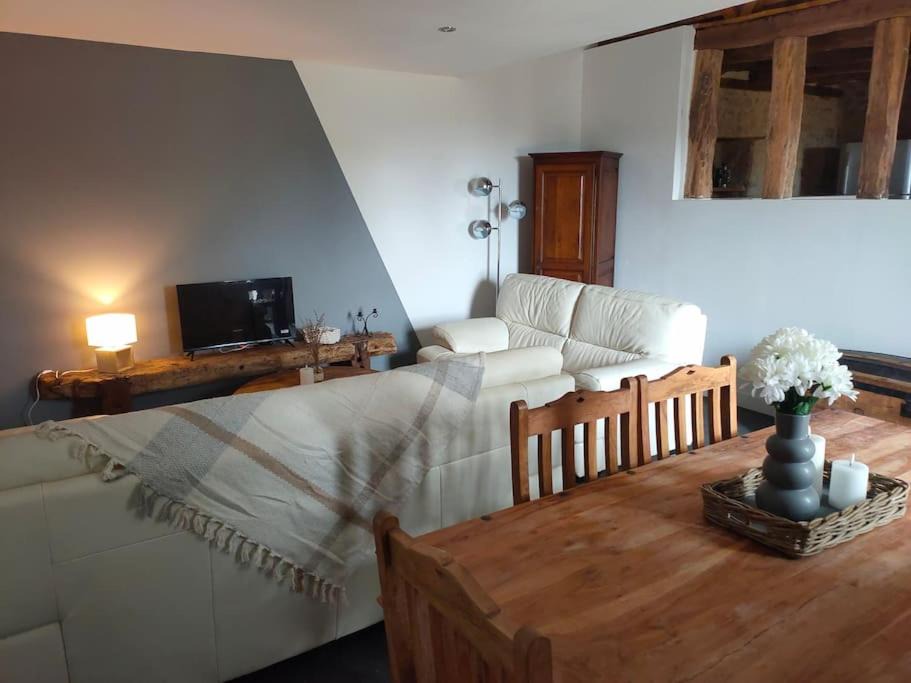 Photo of Livingroom in Le Lardin-Saint-Lazare