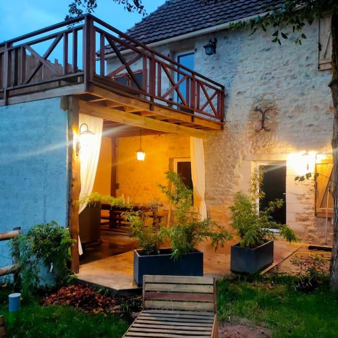 Photo of Others in Le Lardin-Saint-Lazare