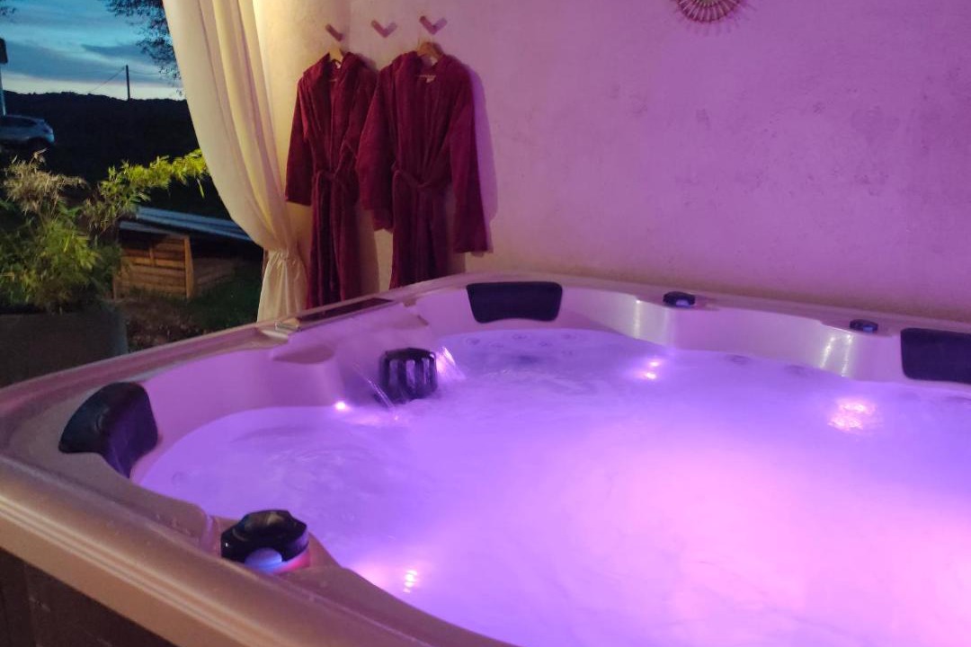 Photo of Others in Le Lardin-Saint-Lazare