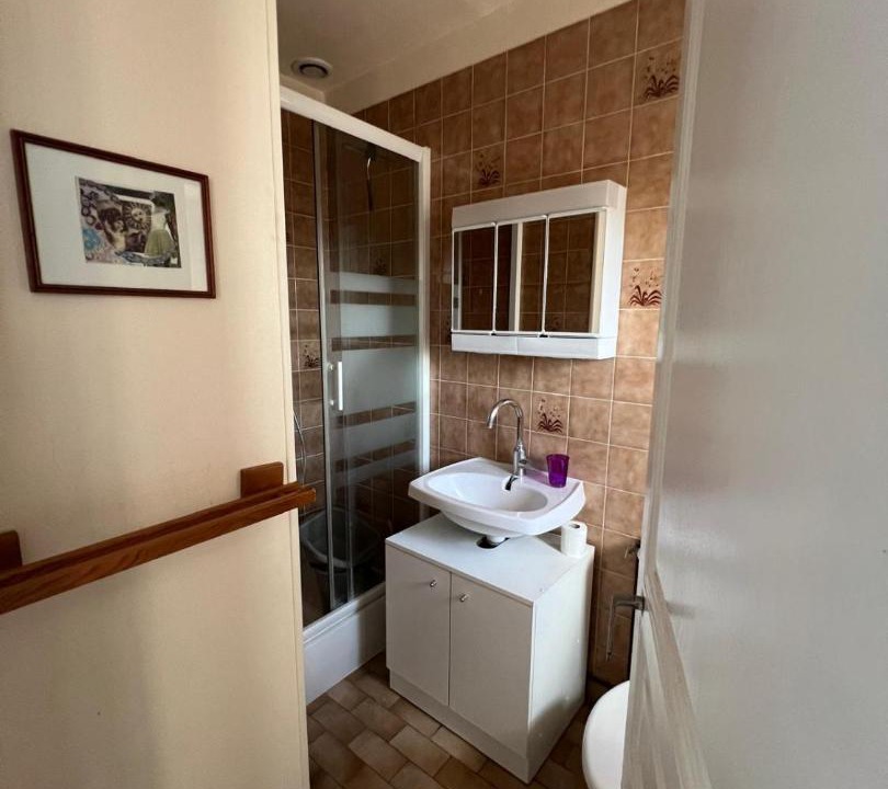 Photo of Bathroom in Saint-Florentin