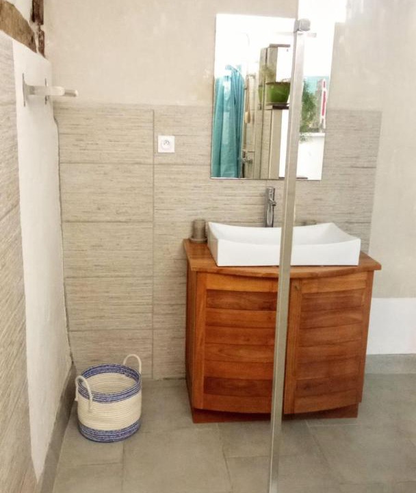 Photo of Bathroom in Pouillon