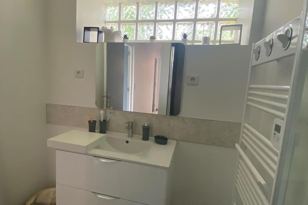 Photo of Bathroom in La Chapelle-sur-Loire