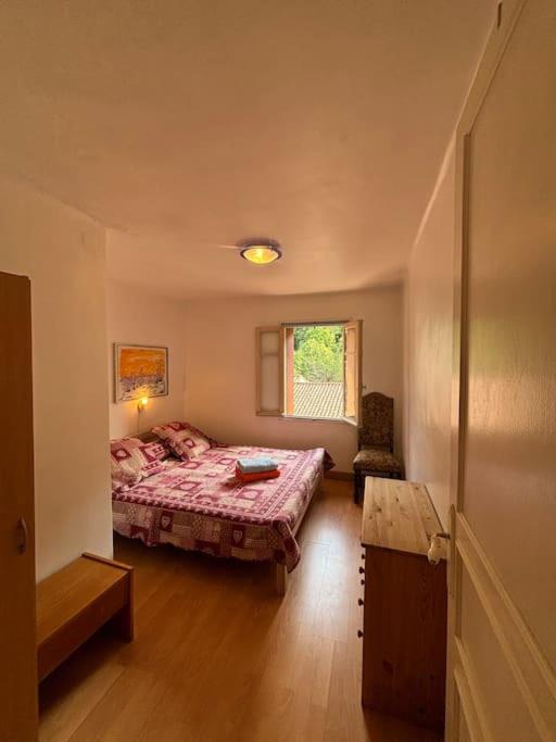 Photo of Bedroom in Axat